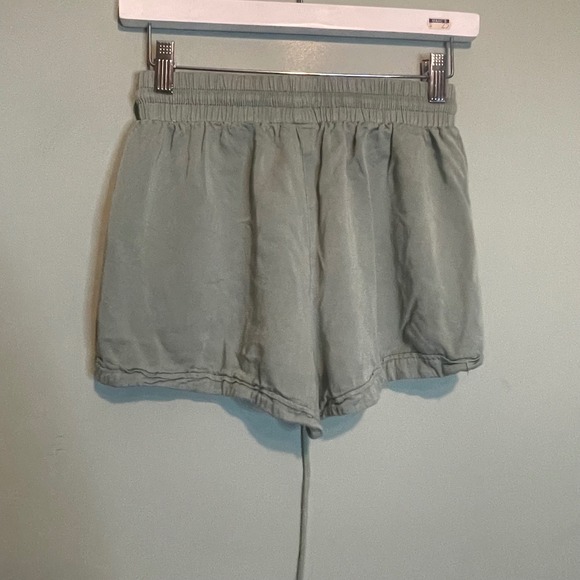 Heir & Thread Womens Casual Relaxed Summer Lounge Casual Shorts Green Small - Picture 2 of 7